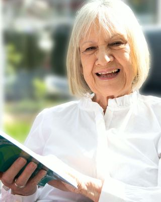 Photo of Kathleen Lowe, Psychologist, MSc, HCPC - Couns. Psych.