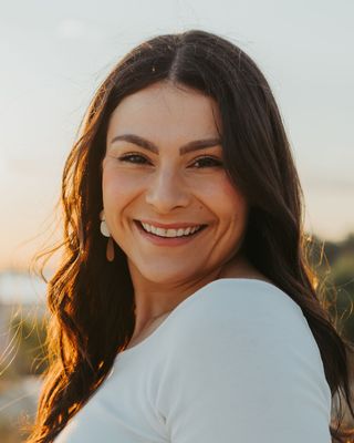 Photo of Samantha Pascoal, Registered Psychotherapist, MACP, GDip, BAS, MNLP