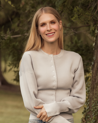 Photo of Kathryn Moreno, Licensed Psychoanalyst, LP, LCAT, ATR-BC, LMHC