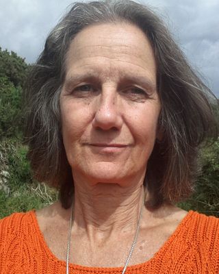 Photo of Alison Burnard, Psychotherapist, MIAHIP