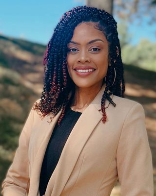 Photo of Dr. Jamillah Brown, Clinical Social Work/Therapist, DSW, MSW, LCSW-C