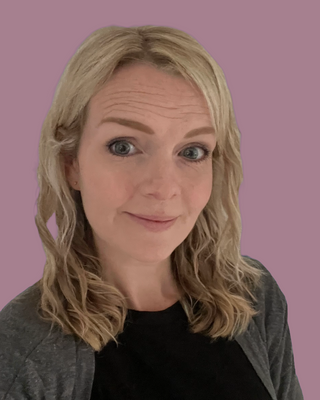 Photo of Carly Howitt, Psychotherapist, MBABCP