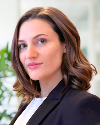 Photo of Angi Giulia Kenworthy, Licensed Master Social Worker, LMSW