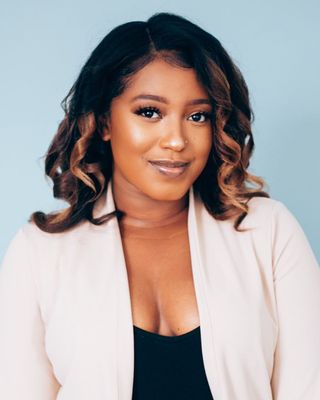 Photo of Tamika Francis, Registered Psychotherapist (Qualifying)