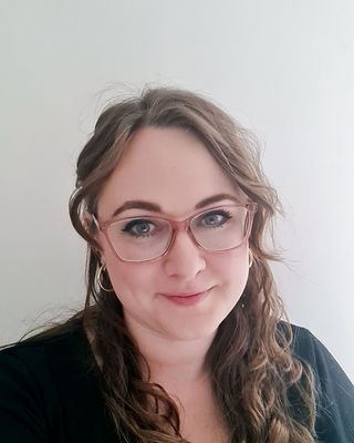 Photo of Lucy Shearman, Psychotherapist, MA, HCPC-Art Therap.