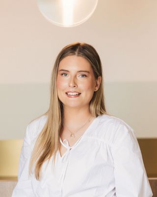 Photo of Isabella Loxton, Psychologist, MA, PsyBA General