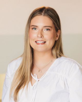 Photo of Isabella Loxton, Psychologist, MA, PsyBA General