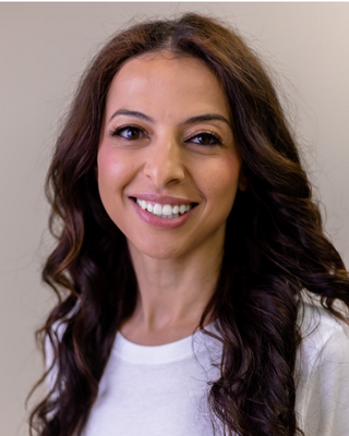 Photo of Lily Zayed, Registered Psychotherapist (Qualifying) in Ontario