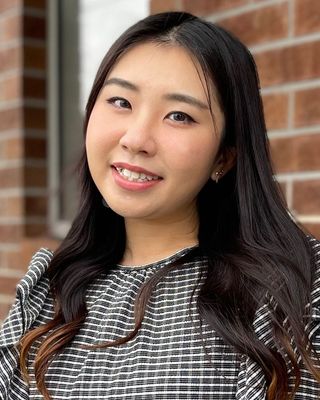 Photo of Jenn Vuong, Counsellor in Victoria