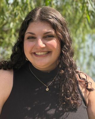 Photo of Valerie Mazloom, Pre-Licensed Professional, MSW