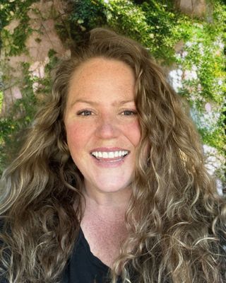 Photo of Shannon Welling, Marriage & Family Therapist Associate, MA, AMFT, CPC, CAMS-1