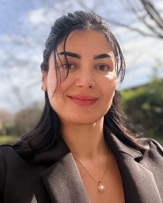 Photo of Dr. Farnaz Roshani, Psychological Associate, PhD,