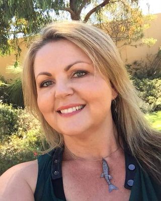 Photo of Aneta Wnek - Art of Therapy – Art Therapy with Adults – Perth, Psychotherapist, MA, AThR