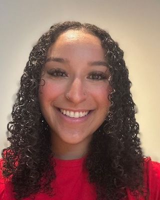 Photo of Nicolette Alves, Clinical Social Work/Therapist, MSW, LICSW