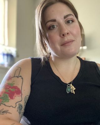 Photo of Leah Creary, Creative Arts Therapist, LCAT, MT-BC, MS