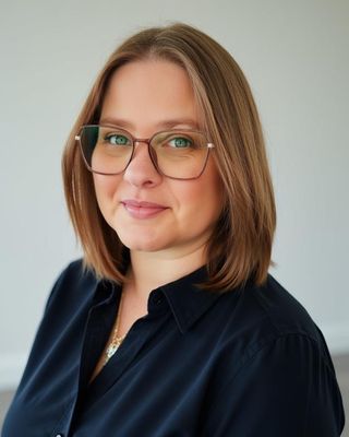 Photo of Elisha Cox, Licensed Master Social Worker, LMSW