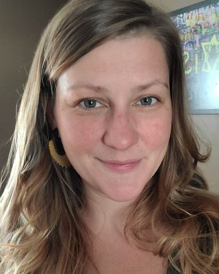 Photo of Alison Calnan, Pre-Licensed Professional, LLMSW, CADC