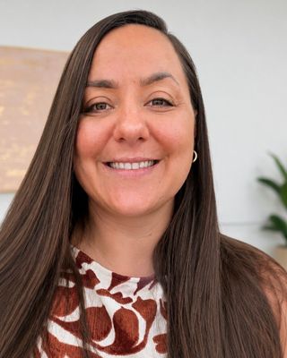Photo of Amber Bartlett, Psychotherapist, MA, HCPC-Art Therap.
