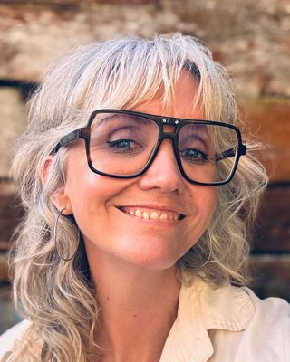 Photo of Dr Nina Browne, Psychologist, PsychD, HCPC - Clin. Psych.