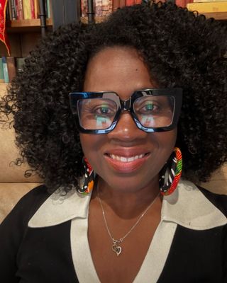 Photo of Dr. Tanya Crabb, Psychologist, PsyD, CCTP