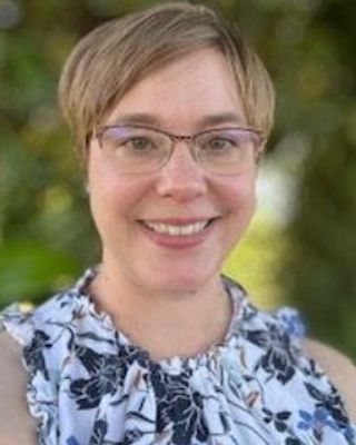 Photo of Laura Geczy-Haskins, Psychologist