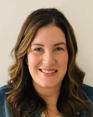 Photo of Cara Stapleton, Clinical Social Work/Therapist, MSW, RSW
