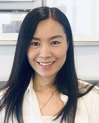 Photo of Elaine Hoi Ling Lam, Registered Psychotherapist in Markham, ON