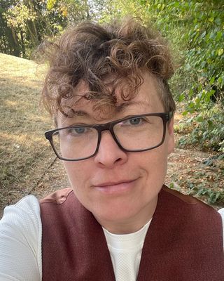 Photo of Fennec Adams, Counsellor, DCounsPsych, BACP