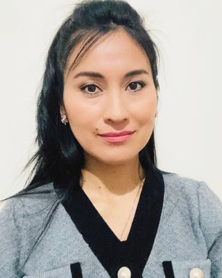 Photo of Wendy Santillan Ramirez, Psychotherapist, MIACP