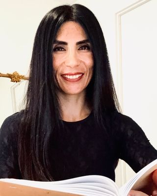 Photo of Alieh Roozikhah, Registered Psychotherapist