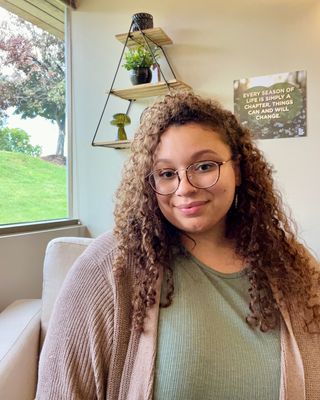 Photo of Shaina Johnson, Licensed Master Social Worker, LMSW