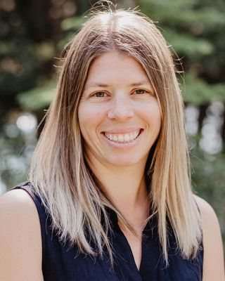 Photo of Elizabeth Gummo, Registered Social Worker, MSW, RSW