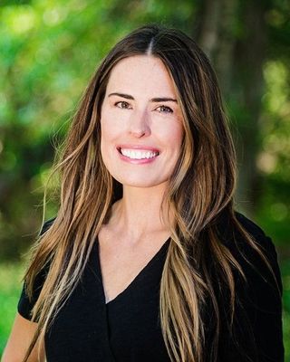 Photo of Luci Hollingshead, Counselor, ACMHC