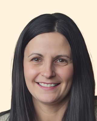 Photo of Dr. Nicole Ward, Psychologist, PsyD, LP