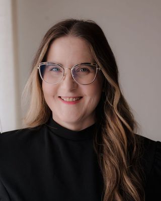 Photo of Courtney Ann Mariano, Licensed Master Social Worker, LMSW, LMAC