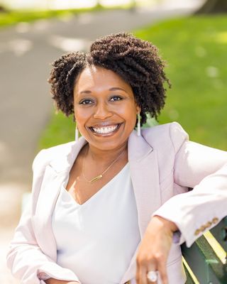 Photo of Shawnese Givens, Marriage & Family Therapist, LMFT