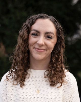 Photo of Emily Lunt, Pre-Licensed Professional