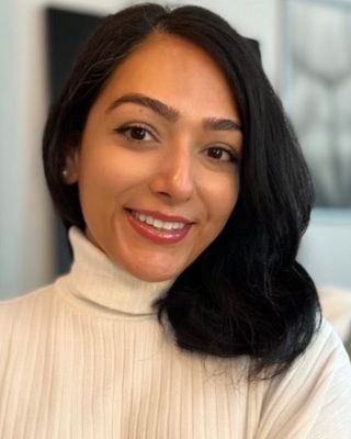 Photo of Mina Khan, Clinical Social Work/Therapist, LMSW