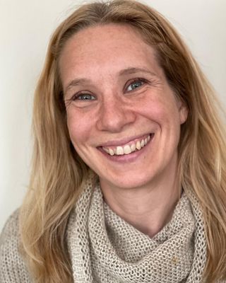 Photo of Katy Robertson, Psychotherapist, MBACP Accred