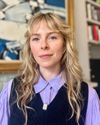 Photo of Cydney Dunbavin-Hands, Psychotherapist, MA, HCPC-Drama Therap.