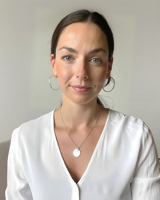 Photo of Aimee Ogden, Psychotherapist in E17, England