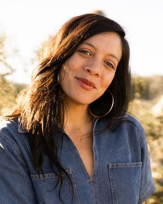 Photo of Gaby Colletta, Marriage & Family Therapist Associate, MA, AMFT, E-RYT, YACEP, AHC