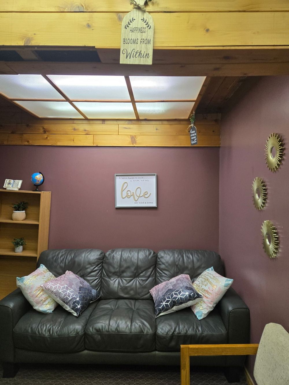 A tranquil office space for your comfort