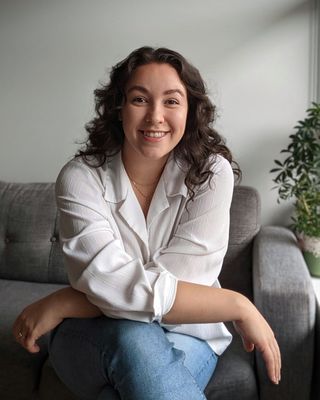 Photo of Isidora (Isi) Nezic, Registered Social Worker, BSc, MSW, RSW