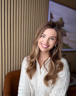 Photo of Samantha VanDrunen, Registered Psychotherapist (Qualifying), MA, MSc, BA