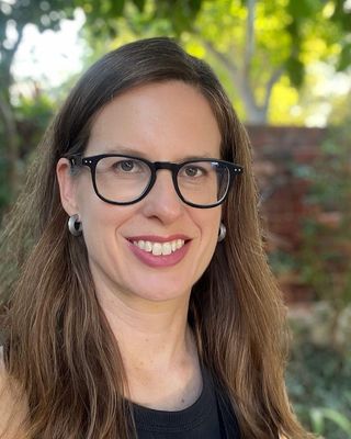 Photo of Amanda Casselton, Psychotherapist, MA, PACFA