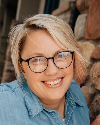 Photo of Victoria Thompson - Mindful Connections Therapy, Marriage & Family Therapist Associate, LCSW