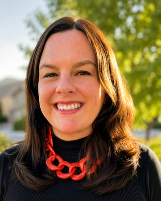 Photo of Elizabeth Carroll, Marriage & Family Therapist Intern, MS, MA