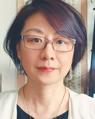 Photo of Hailing Huang, Registered Psychotherapist, MA, MTS, CCC