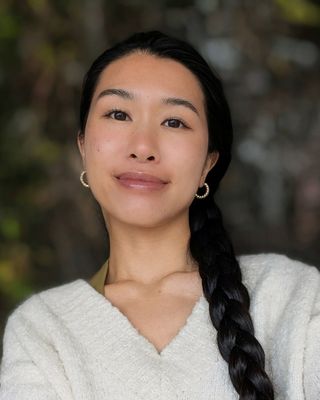 Photo of Kelly Huang, Associate Clinical Social Worker, ASW